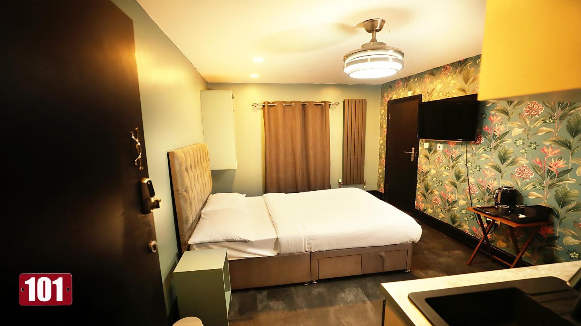 Private Boutique Apartments Лондон Экстерьер фото